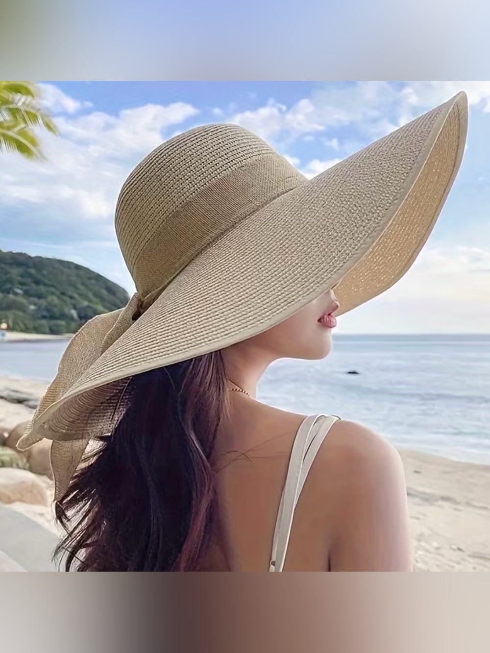 NWT Oversized wide brim beach straw hat, foldable for easy travel! 🥰